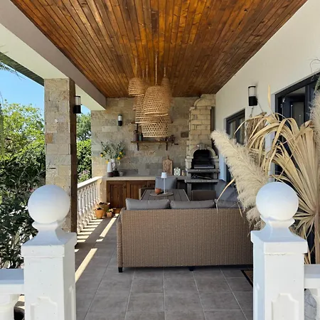 Casa Nova - With Heated Pool Вілла *
