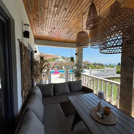 Casa Nova - With Heated Pool Villa Balchik