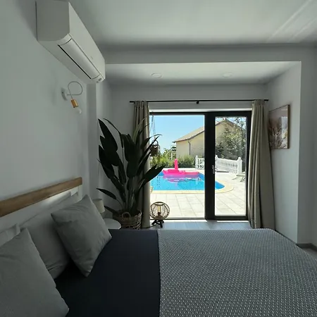 Casa Nova - With Heated Pool