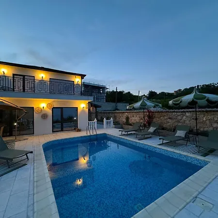 Villa Casa Nova - With Heated Pool