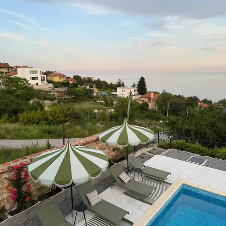 Villa Casa Nova - With Heated Pool Balchik